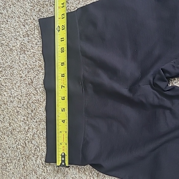 PINK Victoria's Secret Black Leggings - Picture 4 of 6